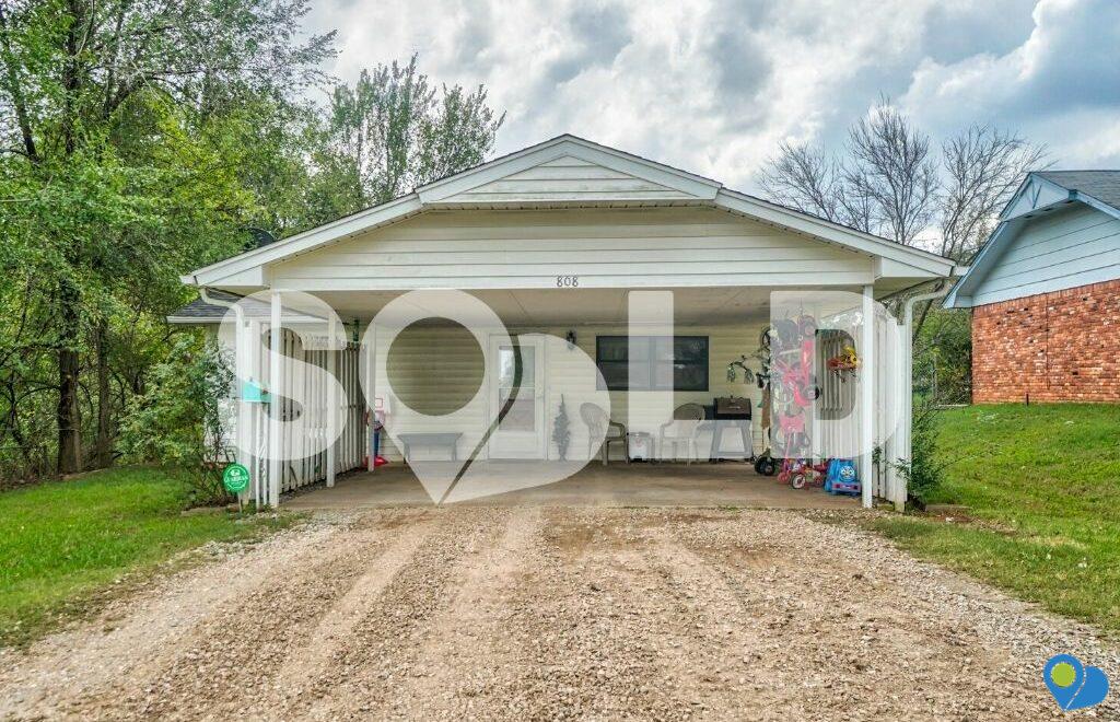808 E Walnut St, Tecumseh, OK 74873 is sold and closed