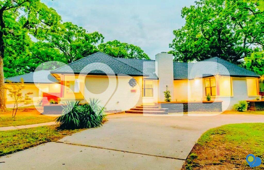 Our buyer clients purchased a spectacular home in Midtown Shawnee at 15 Dawson Lane!